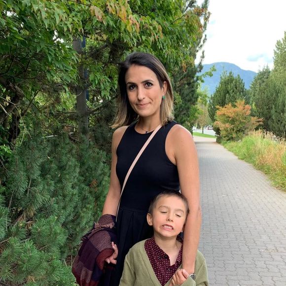 Meet your Posher, Ileana - Picture 1 of 1